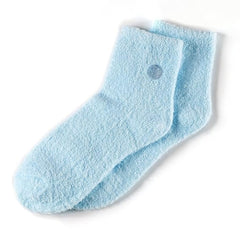 Earth Therapeutics Aloe Vera Socks � Infused with Natural Aloe Vera & Vitamin E � Helps Dry Feet, Cracked Heels, Calluses, Rough Skin, Dead Skin � Use with Your Favorite Lotions � Blue